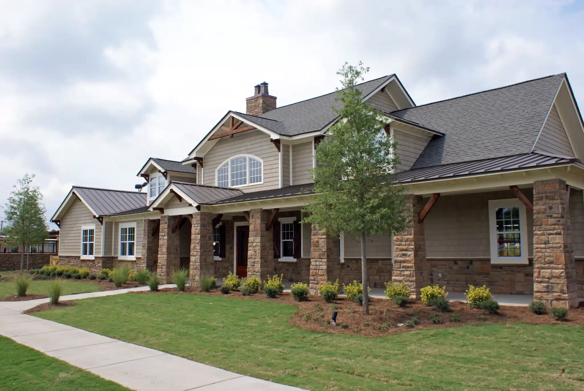 garnet crossing apartments near university of south carolina clubhouse exterior